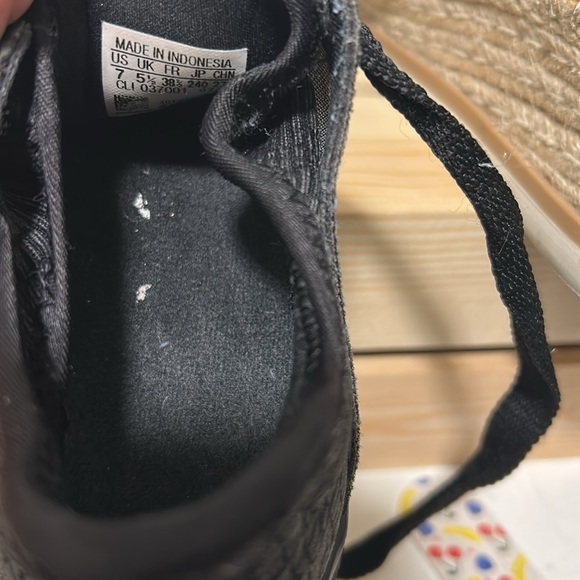 Adidas Bounce Black Sneakers. - Picture 5 of 5